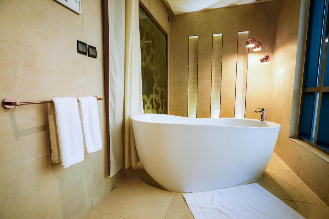 V Boutique Hotel Jeddah Exterior photo